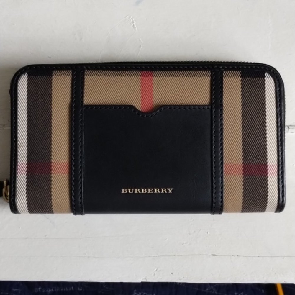Burberry Wallet - Picture 1 of 8